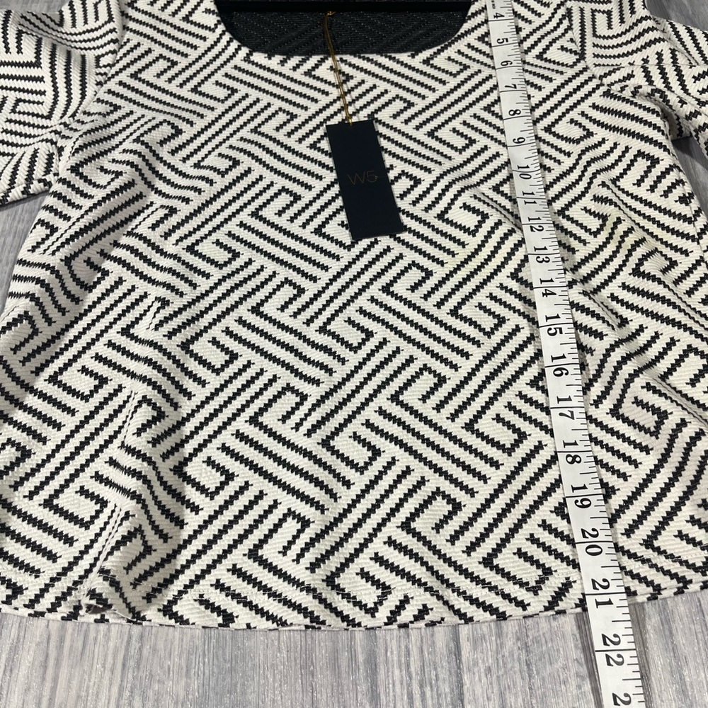 W5 Black and White Geometric Blouse - Picture 4 of 6